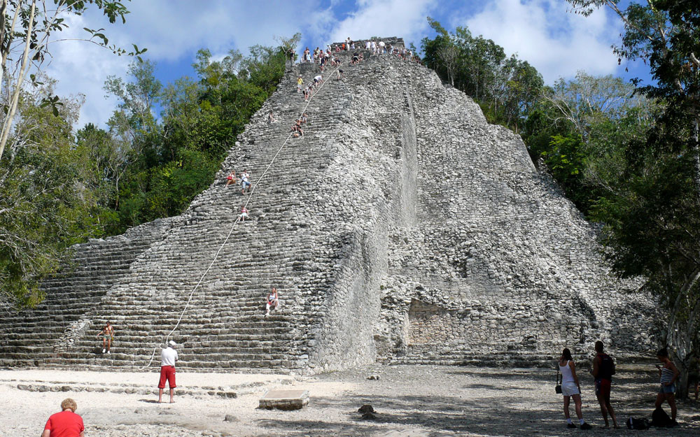 La zona arqueológica de Cobá