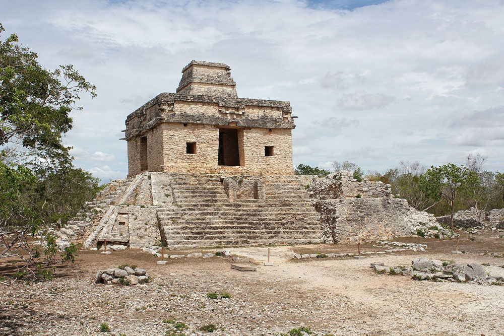 Dzibilchaltún sitio arqueológico en la península de Yucatán 1 Dzibilchaltún sitio arqueológico en la península de Yucatán