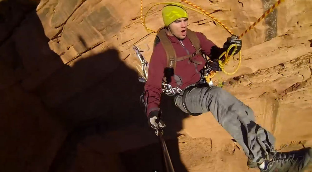 Nuevo deporte de riesgo: filmarse en caída libre con una GoPro