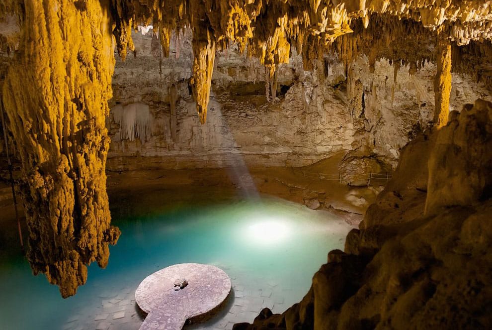 ¿Qué son los cenotes?