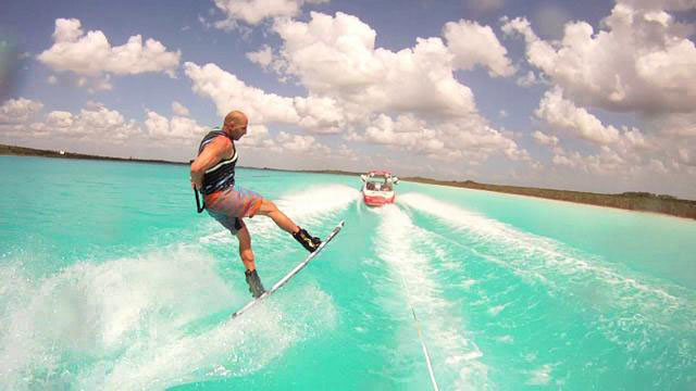Wakeboard en la Laguna de Bacalar