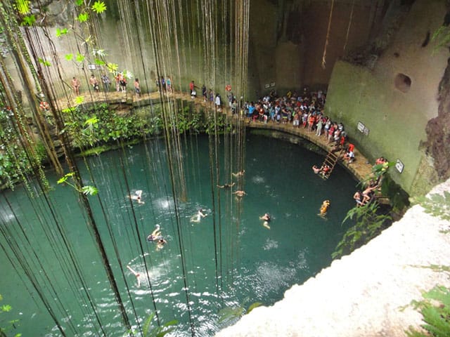 Cenote Sagrado de Chichen Itzá
