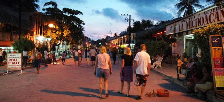 Nos vemos en "El Adoquín" de Puerto Escondido