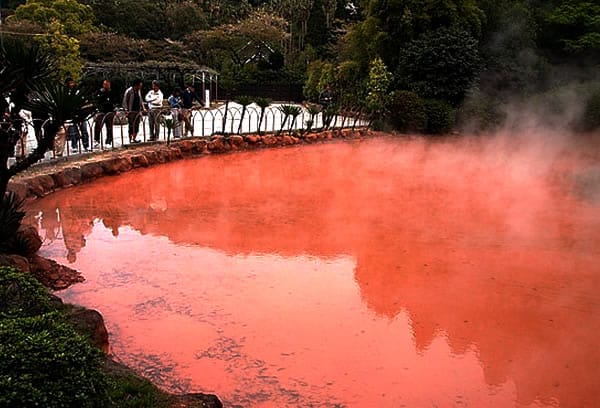 Aguas termales de sangre en Japon... ¡un lugar increíble! 1 Aguas termales de sangre en Japon... ¡un lugar increíble!
