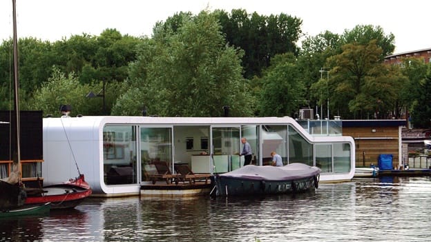 Casas flotantes en el Distrito del Agua de Amsterdam