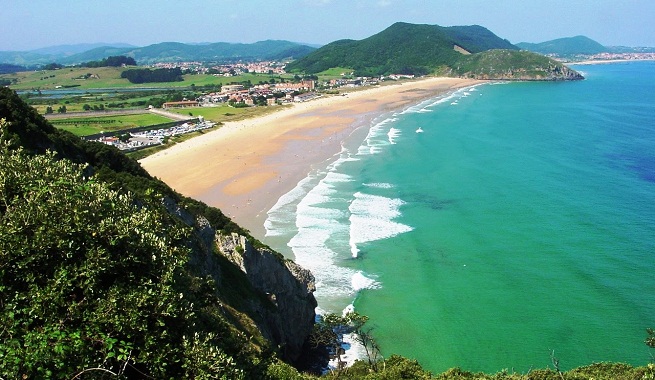 Las bellas playas de Cantabria y el encanto del mar Cantábrico